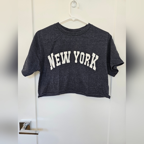 Cropped New York Tee - Picture 4 of 5